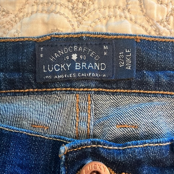 LUCKY BRAND CHARLIE SKINNY JEANS 12/31 ANKLE - Picture 3 of 16